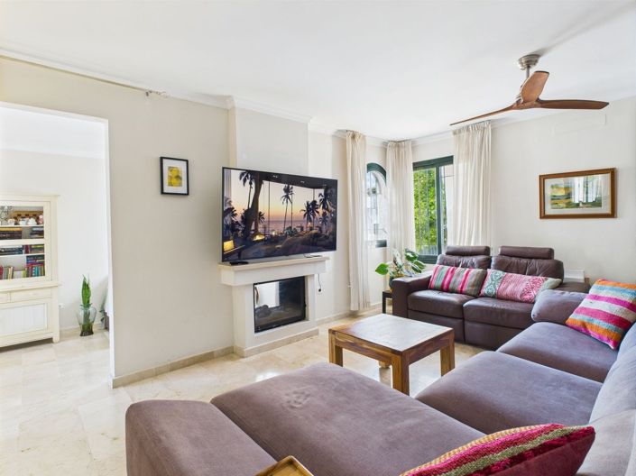 Image No.12-3 Bed Semi-Detached for sale