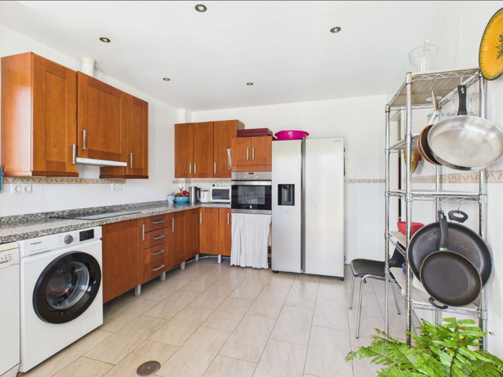 Image No.15-3 Bed Semi-Detached for sale