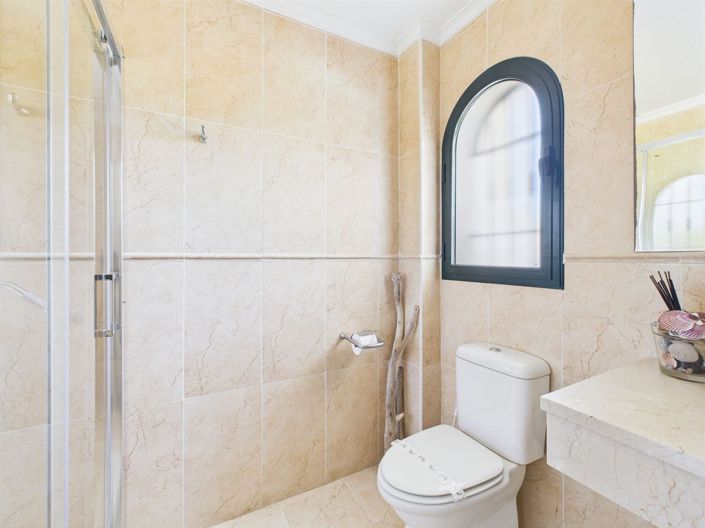 Image No.28-3 Bed Semi-Detached for sale