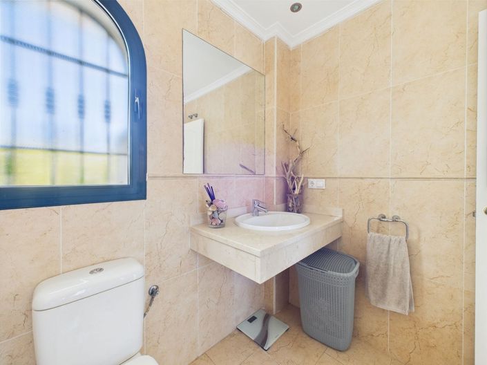 Image No.30-3 Bed Semi-Detached for sale