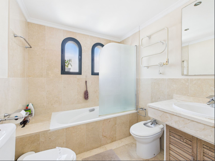 Image No.31-3 Bed Semi-Detached for sale