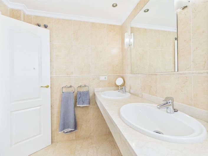 Image No.54-3 Bed Semi-Detached for sale