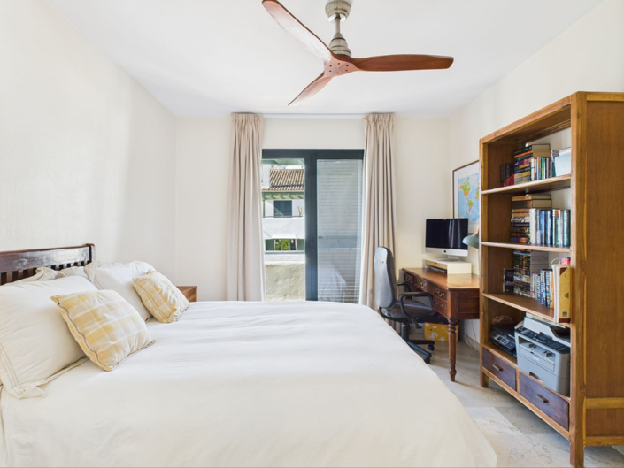 Image No.55-3 Bed Semi-Detached for sale