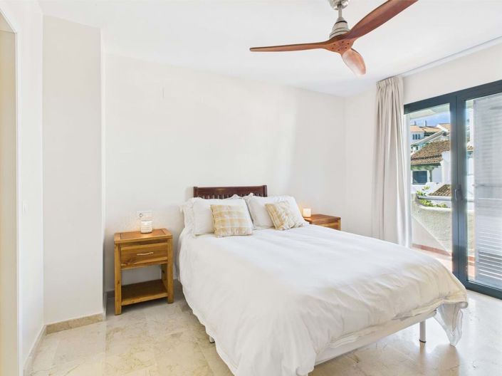 Image No.60-3 Bed Semi-Detached for sale