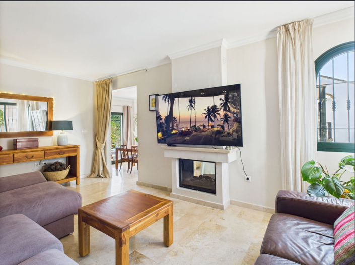 Image No.9-3 Bed Semi-Detached for sale