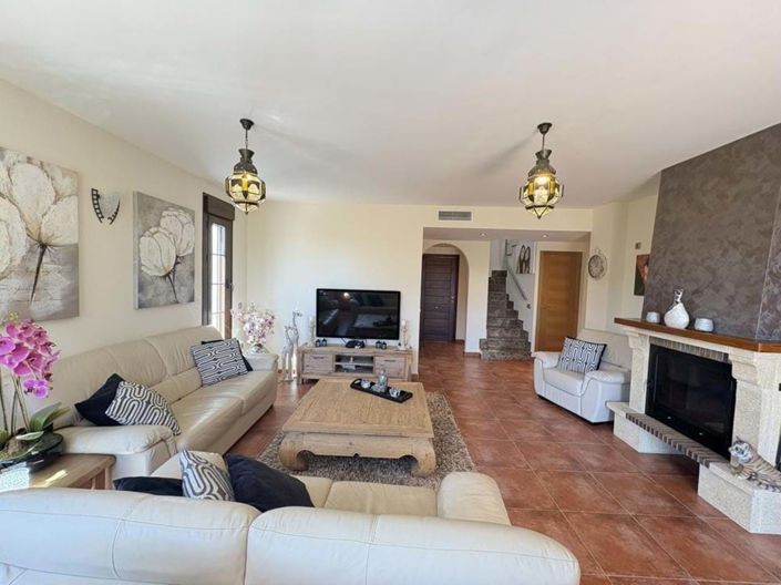 Image No.6-3 Bed Villa for sale