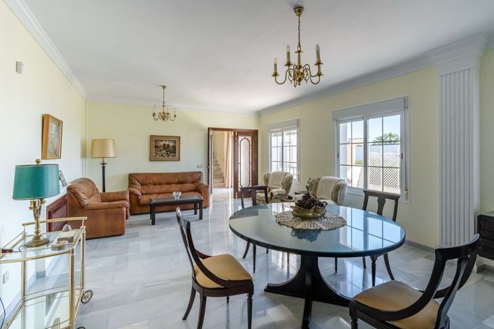 Image No.11-5 Bed Villa for sale