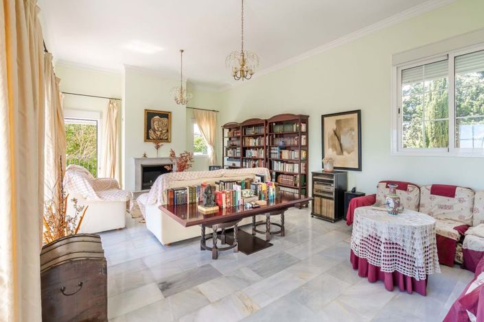 Image No.20-5 Bed Villa for sale