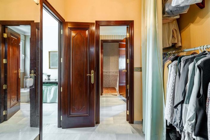 Image No.33-5 Bed Villa for sale