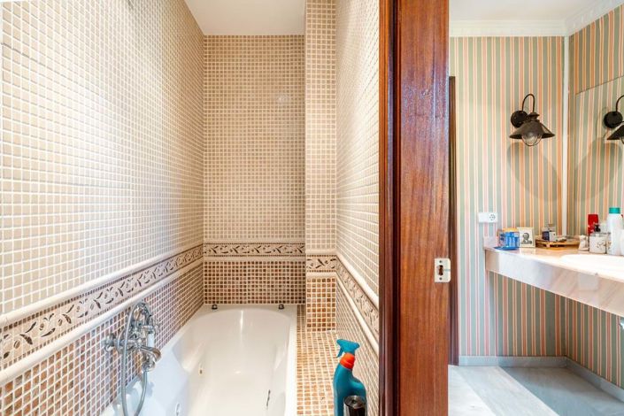 Image No.35-5 Bed Villa for sale