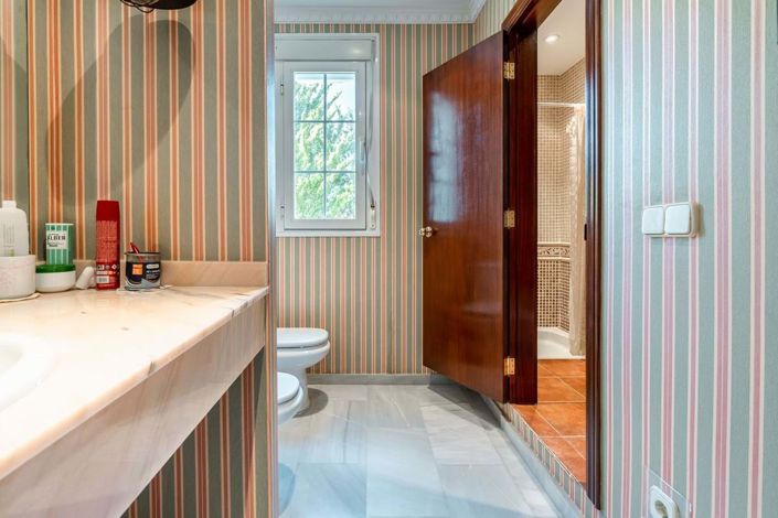 Image No.36-5 Bed Villa for sale