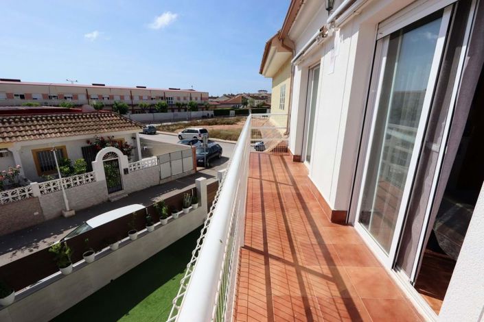 Image No.16-4 Bed Townhouse for sale