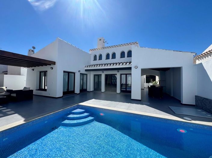 Image No.1-3 Bed Villa for sale