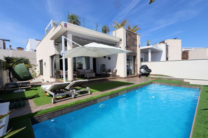 Image No.1-Villa de 5 chambres à vendre à Villamartin