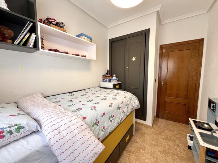 Image No.14-3 Bed Townhouse for sale