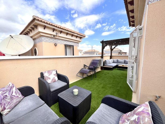 Image No.18-3 Bed Townhouse for sale