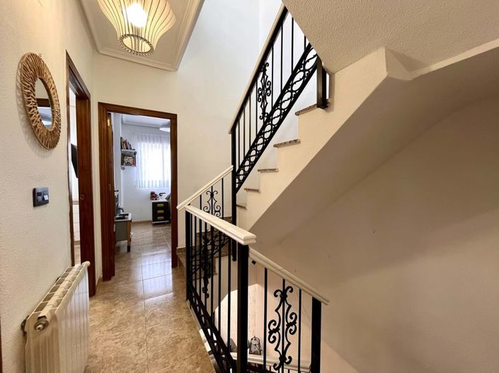 Image No.26-3 Bed Townhouse for sale