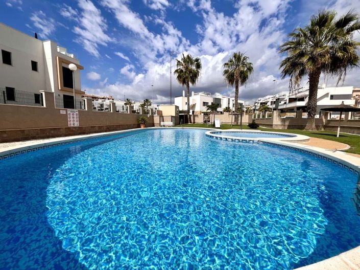 Image No.30-3 Bed Townhouse for sale