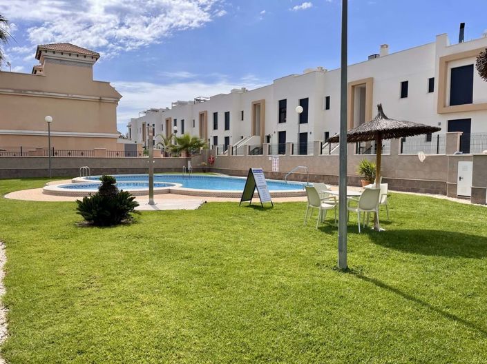 Image No.31-3 Bed Townhouse for sale