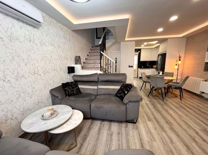 Image No.7-3 Bed Townhouse for sale