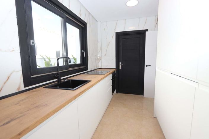 Image No.13-3 Bed Villa for sale