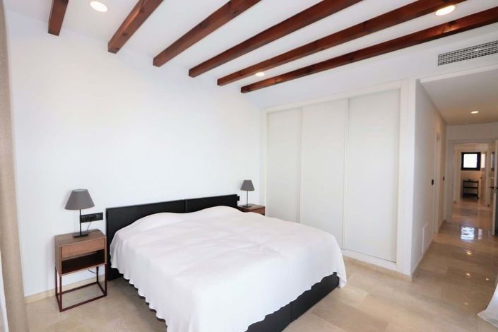 Image No.24-3 Bed Villa for sale