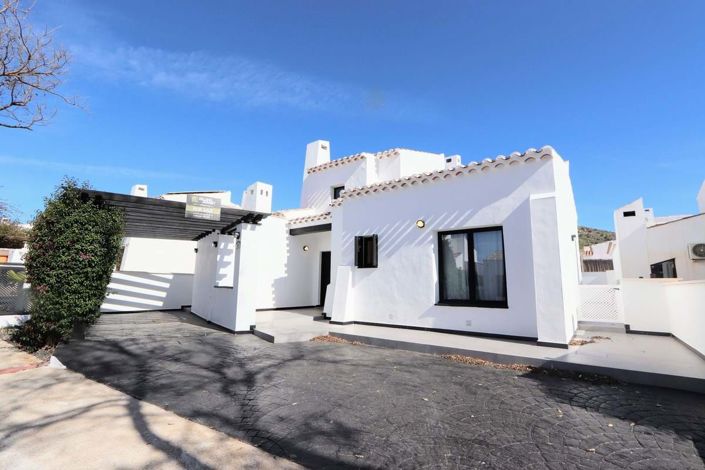 Image No.40-3 Bed Villa for sale