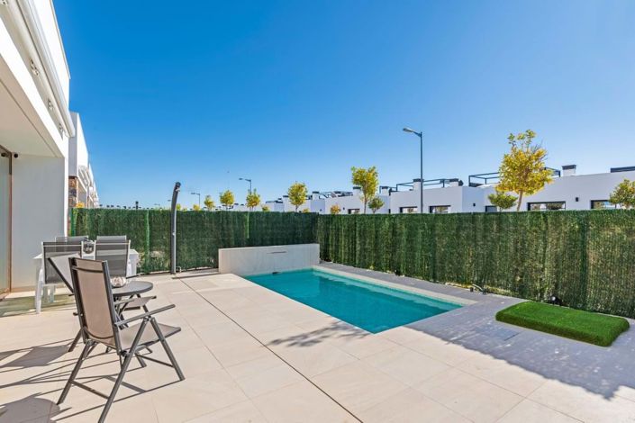 Image No.20-2 Bed Villa for sale