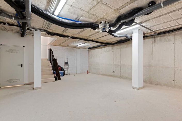 Image No.33-2 Bed Villa for sale