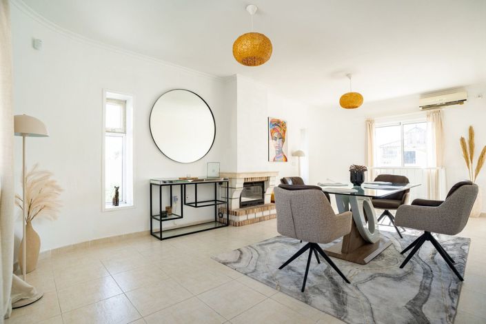 Image No.3-4 Bed Villa for sale