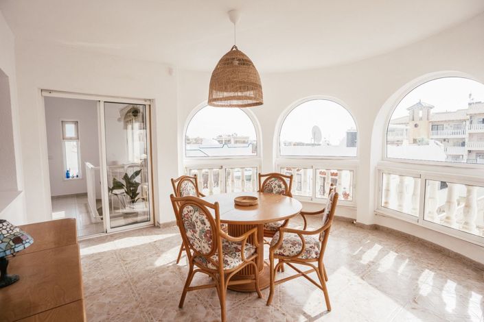 Image No.5-Villa de 4 chambres à vendre à Villamartin