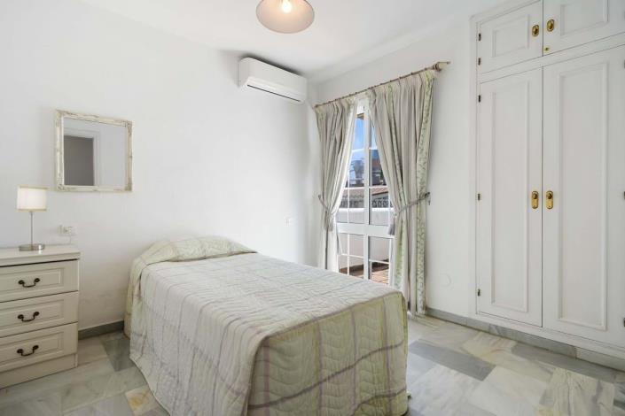 Image No.26-3 Bed Townhouse for sale