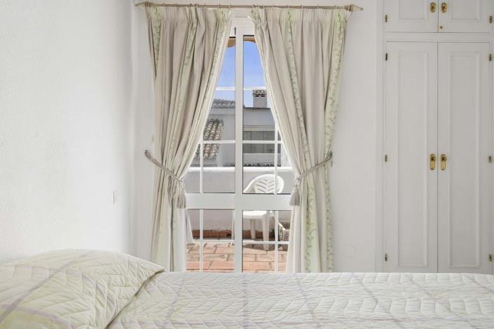 Image No.29-3 Bed Townhouse for sale