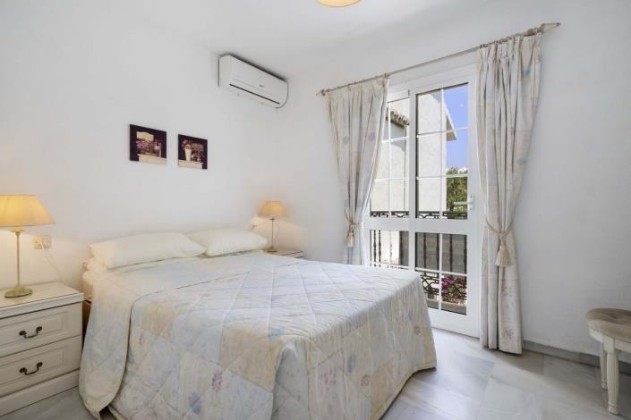 Image No.28-3 Bed Townhouse for sale