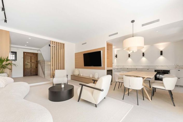 Image No.10-3 Bed Townhouse for sale