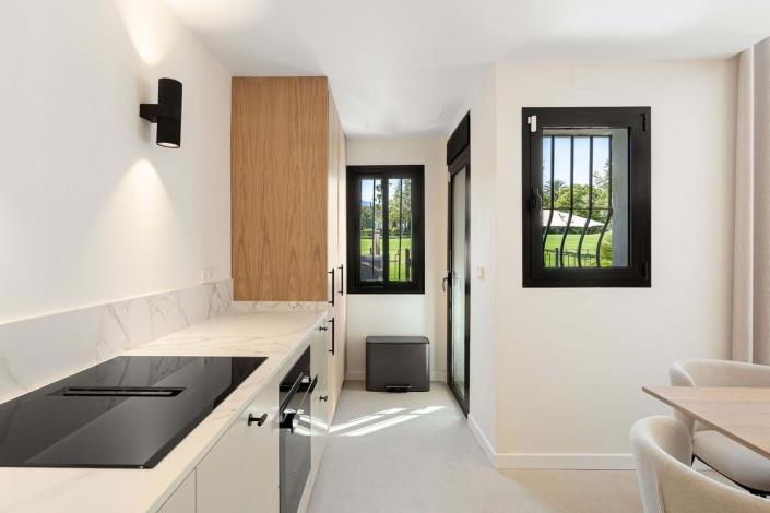 Image No.16-3 Bed Townhouse for sale