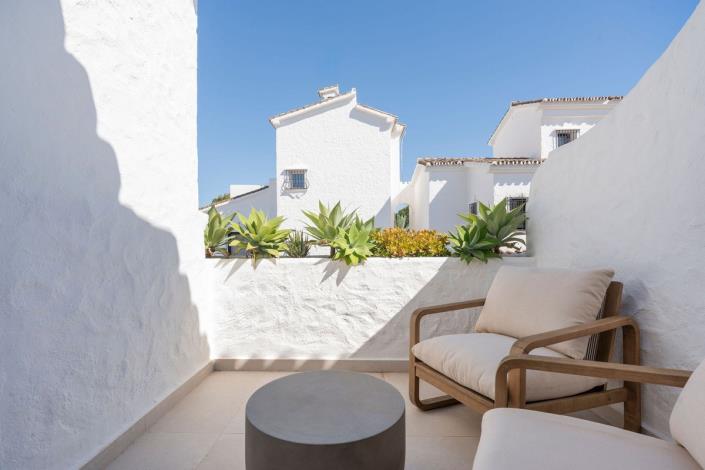 Image No.18-3 Bed Townhouse for sale