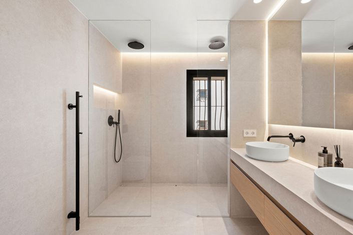 Image No.19-3 Bed Townhouse for sale