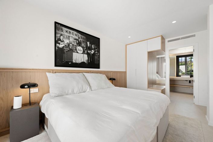 Image No.20-3 Bed Townhouse for sale