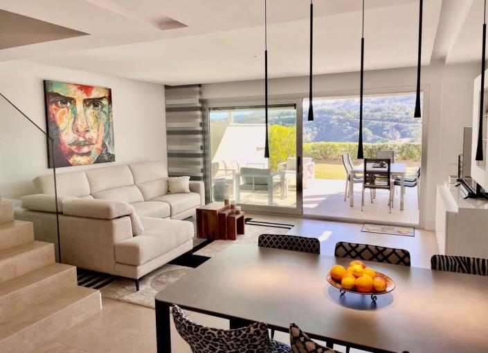 Image No.4-3 Bed Townhouse for sale