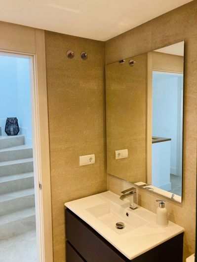 Image No.16-3 Bed Townhouse for sale