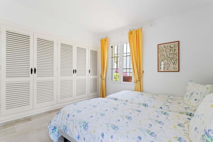 Image No.17-3 Bed Semi-Detached for sale