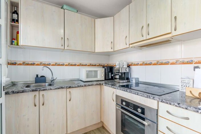 Image No.11-2 Bed Townhouse for sale