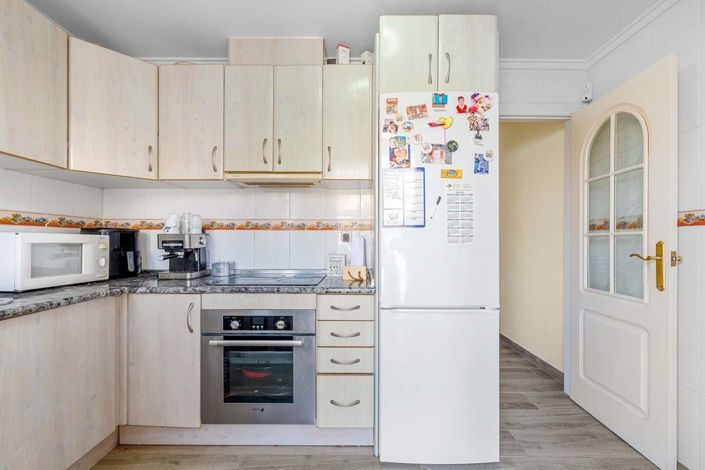 Image No.12-2 Bed Townhouse for sale