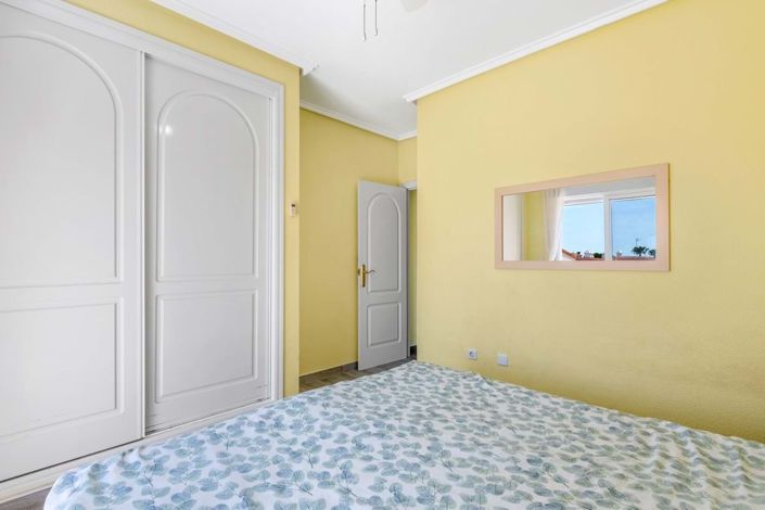 Image No.19-2 Bed Townhouse for sale