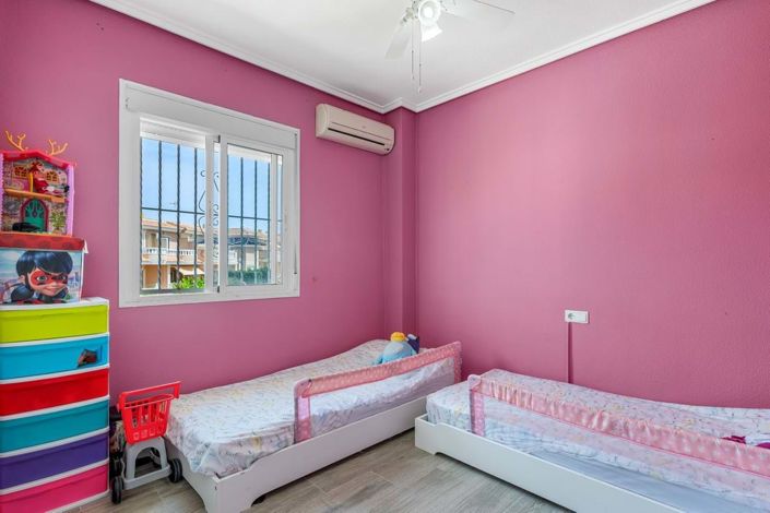 Image No.23-2 Bed Townhouse for sale