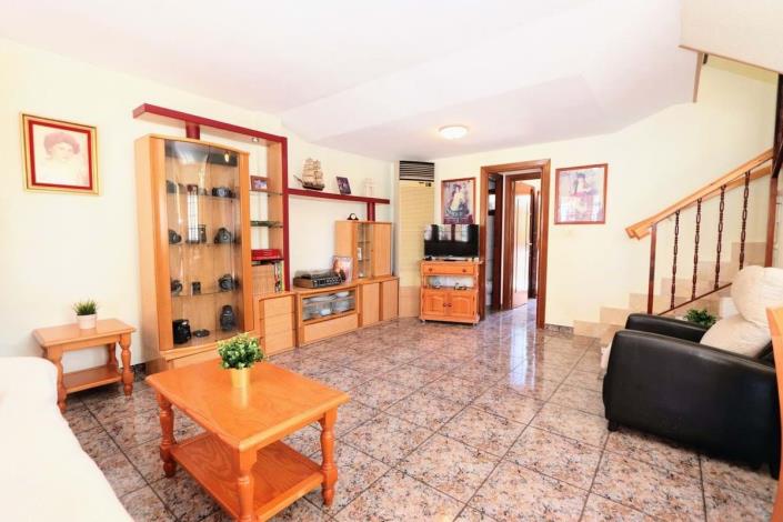 Image No.2-4 Bed Semi-Detached for sale