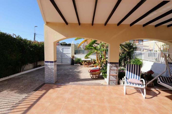 Image No.26-4 Bed Semi-Detached for sale