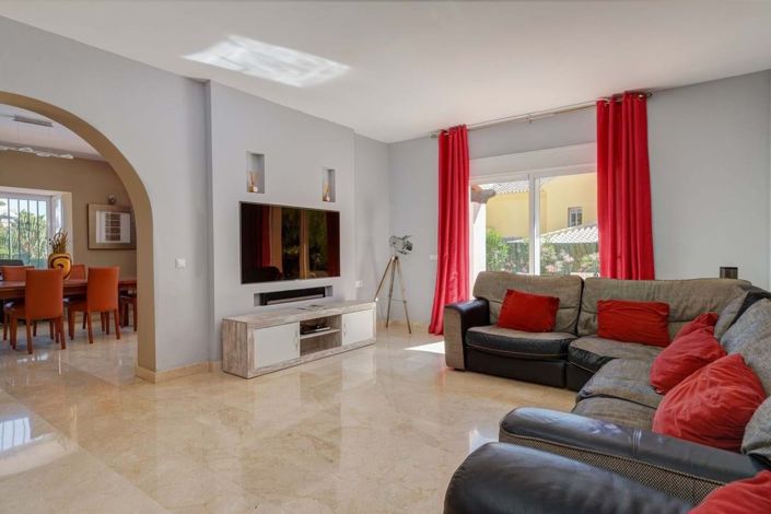 Image No.5-Villa de 4 chambres à vendre à Mijas Costa