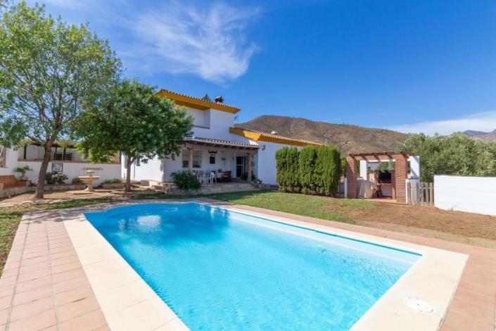 Image No.1-4 Bed Apartment for sale